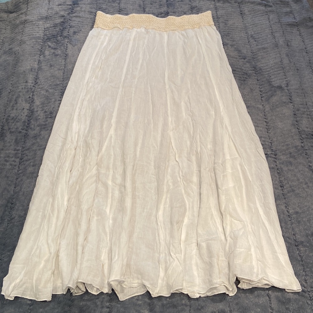 🍭🌟 **NWOT** White long beach skirt size medium 🇮🇳 made in India 🇮🇳